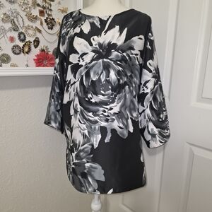 Investments Black White Floral Long Sleeve Satin Tunic Dress